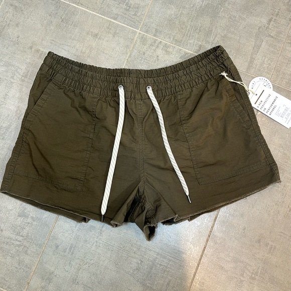 Vuori Vintage Ripstop short, Dark Oregano, M - Picture 2 of 6